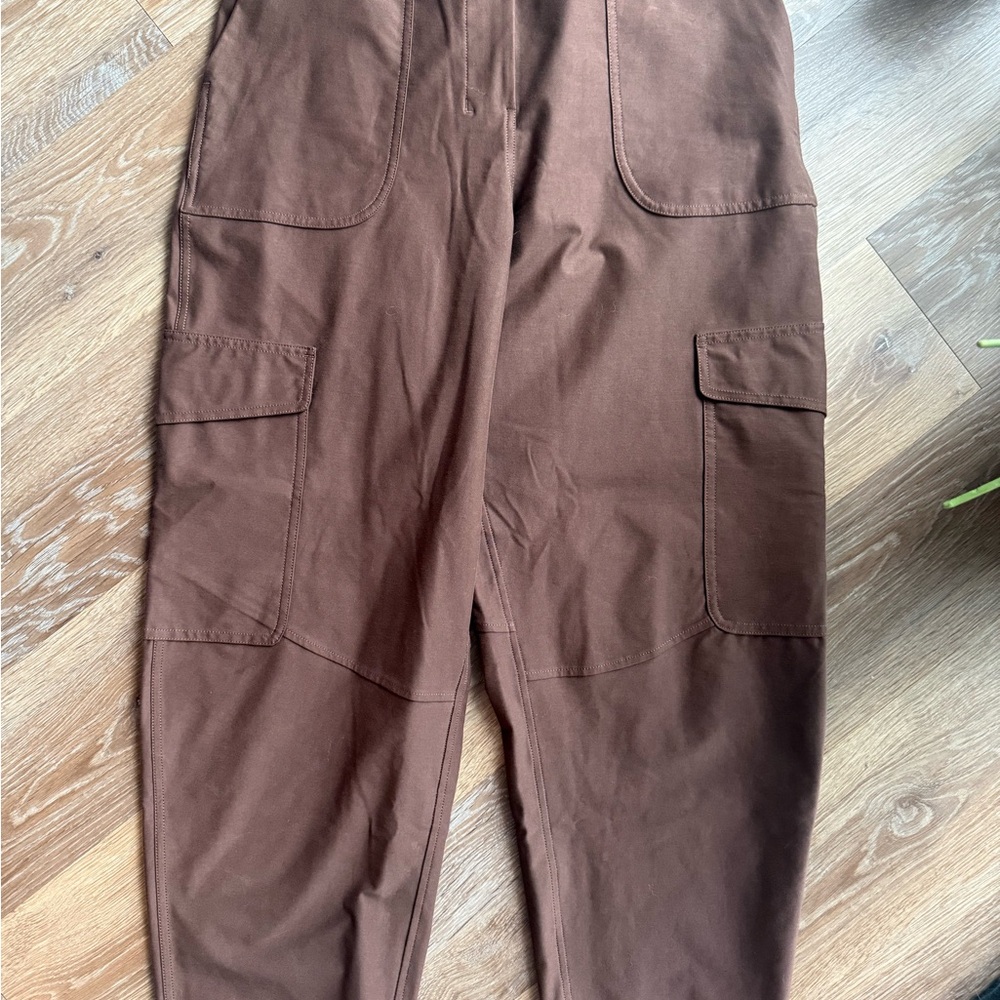 Lululemon Women’s Cargo Pants